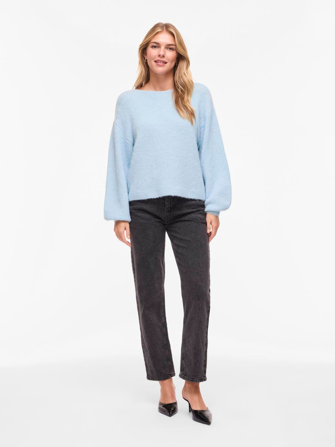 model_shot-front_full